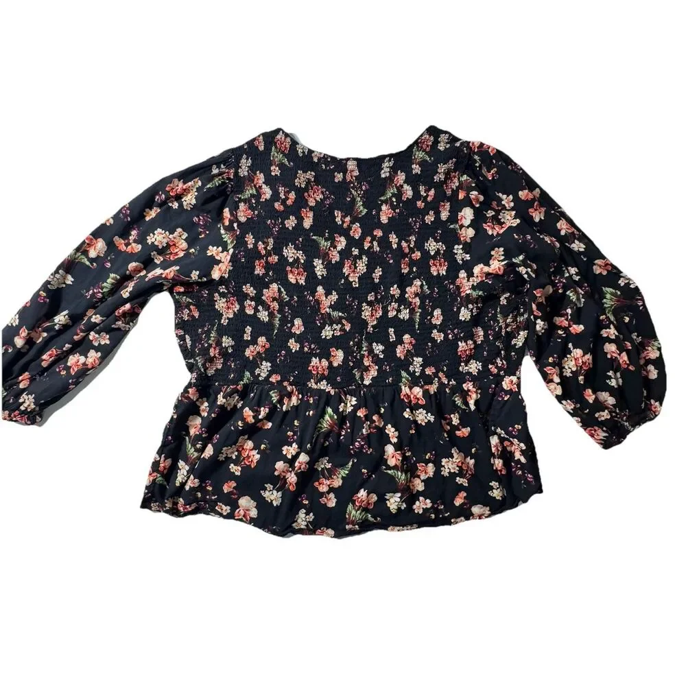 Old Navy Smocked Peplum Hem Top Womens Size 4X Black Floral V-Neck‎ Long Sleeve